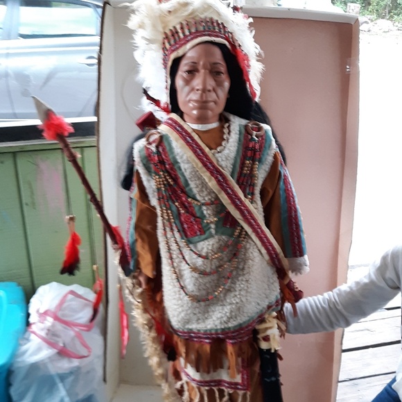 Chief of Indian tribe - Picture 6 of 8